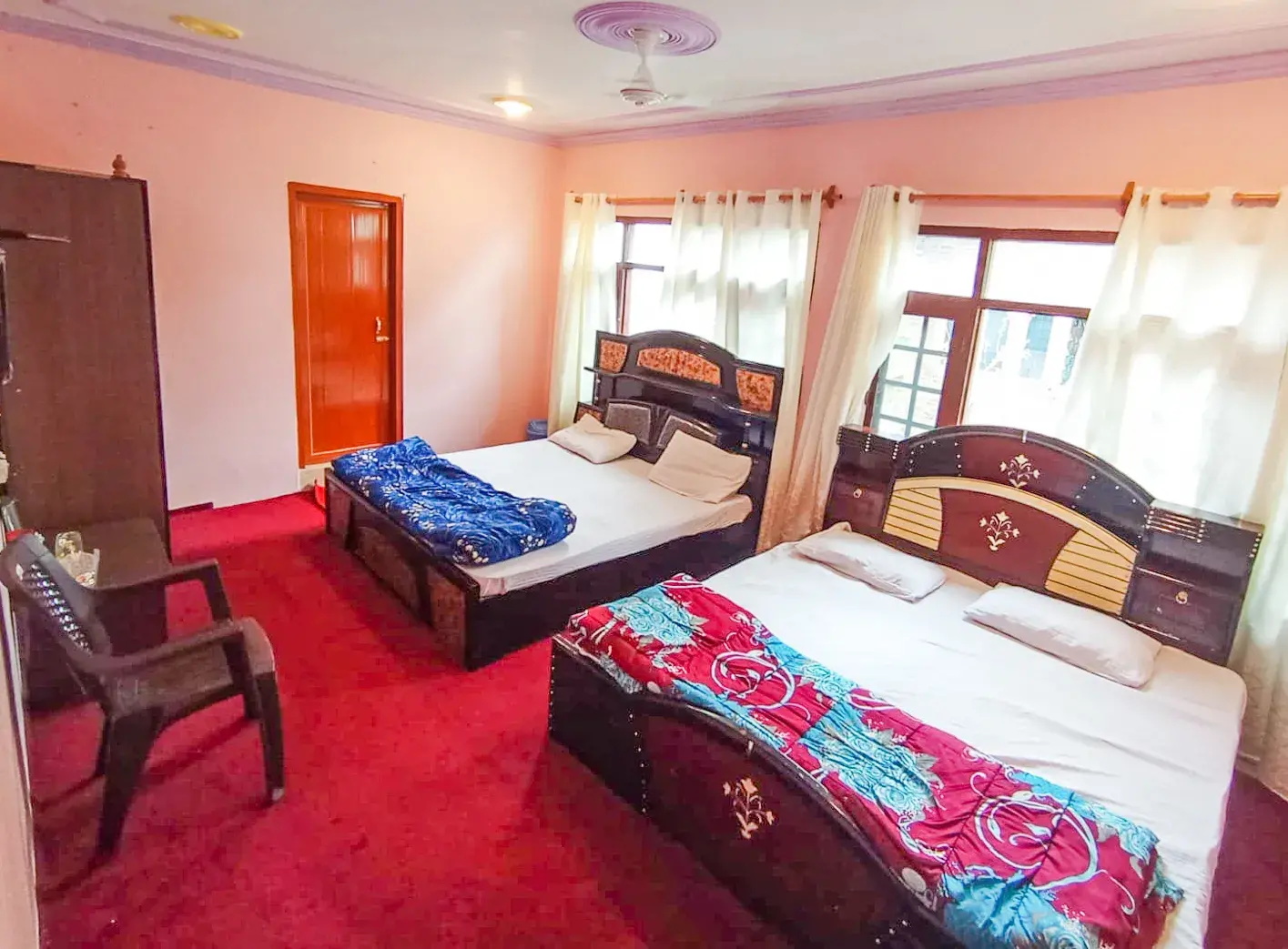 Srenagar hotel room12