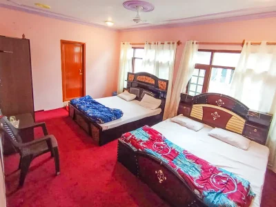 Srenagar hotel room12