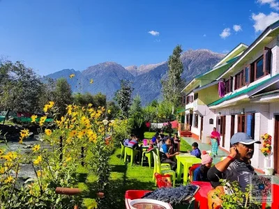 pahalgam hotelroom3