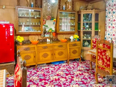 dal lake houseboat room17