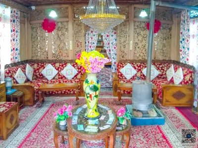 dal lake houseboat room16