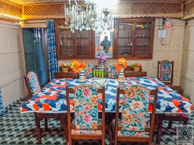 dal lake houseboat room13