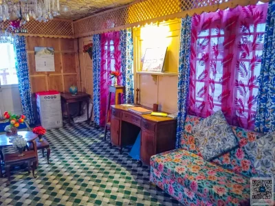 dal lake houseboat room12