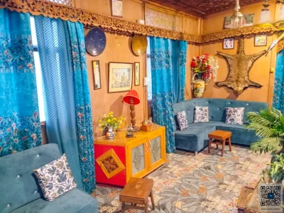 dal lake houseboat room5