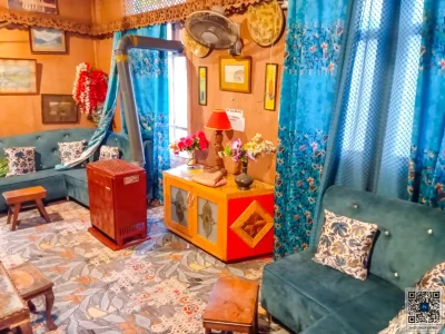 dal lake houseboat room3